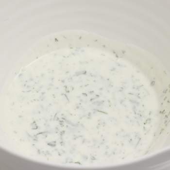 mixed yogurt sauce